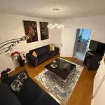 Bel A De 100 M² Avec 3 Apartment
